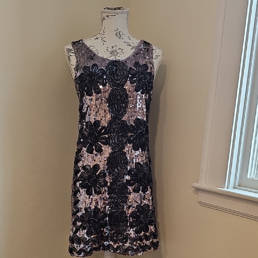 Elegant Black and Pink Sequin Dress